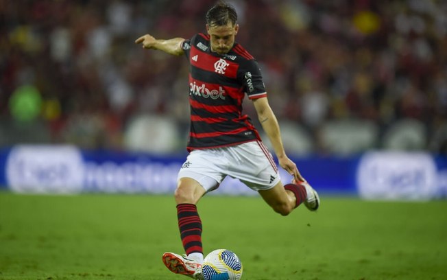 Matias Viña vem começando a colecionar boas atuações pelo Flamengo