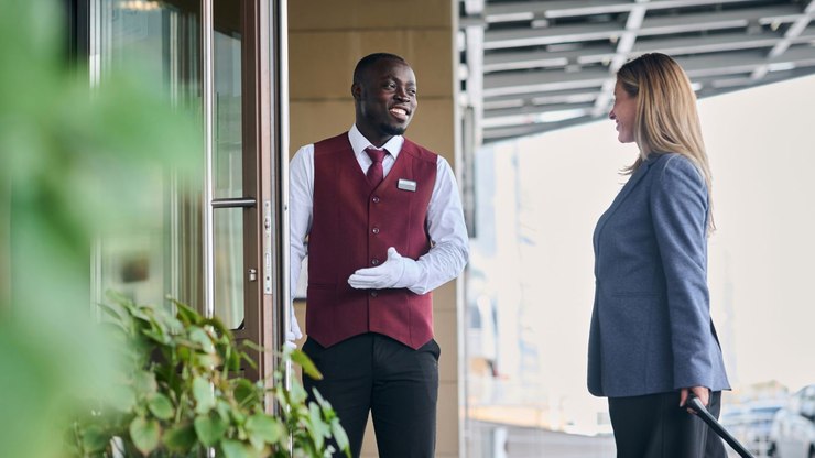 %22N%C3%A3o%20%C3%A9%20obrigado%22%2C%20diz%20advogada%20sobre%20porteiros%20levarem%20encomendas