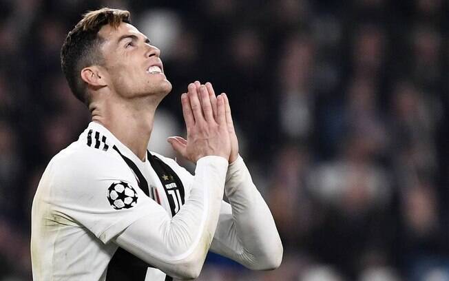 Cristiano Ronaldo lamenta eliminação da Juventus na Liga dos Campeões