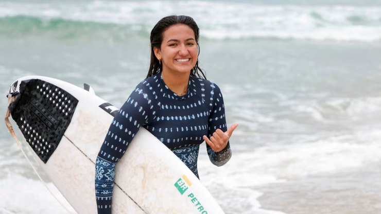 Sophia Medina vence etapa em Ubatuba e lidera ranking Banco do Brasil de Surfe