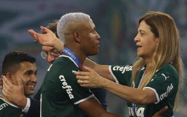 Leila garante que Danilo não sai do Palmeiras no meio do ano, e Abel ratifica: 'Se ela disse, está dito'