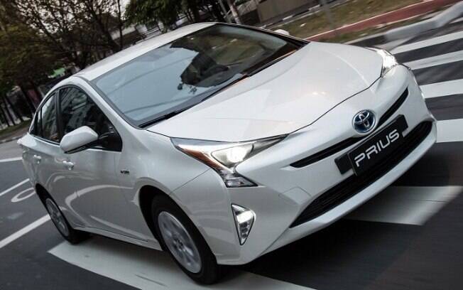 Toyota Prius: O mais econômico do Brasil (18,9 km/l na cidade), representando uma economia de cerca de R$ 3.600/ano