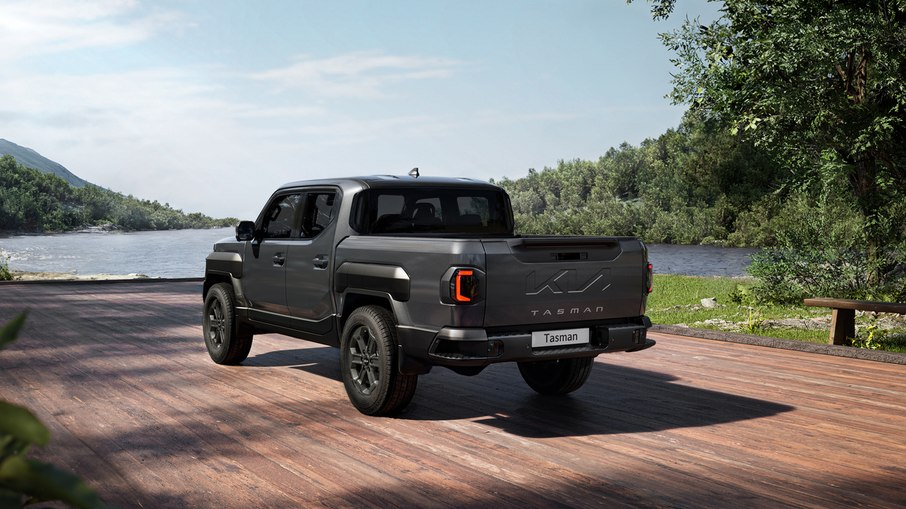 Kia Tasman chega ao Brasil na versão GL por R$ 249.990, com motor diesel de 210 cv e tração 4x4 com reduzida.