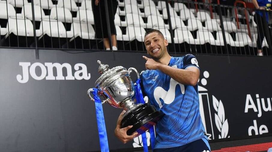 Pivo Da Selecao Brasileira De Futsal E Eleito O Melhor Jogador Da Liga Espanhola Internacional Ig