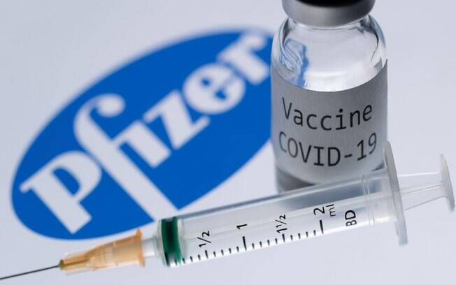 Empresa diz que vacina é eficaz contra variantes britânica e sul-africana 