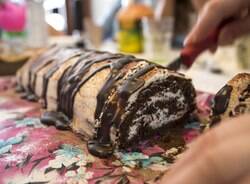 Rocambole de chocolate e coco é ideal para acompanhar o seu café