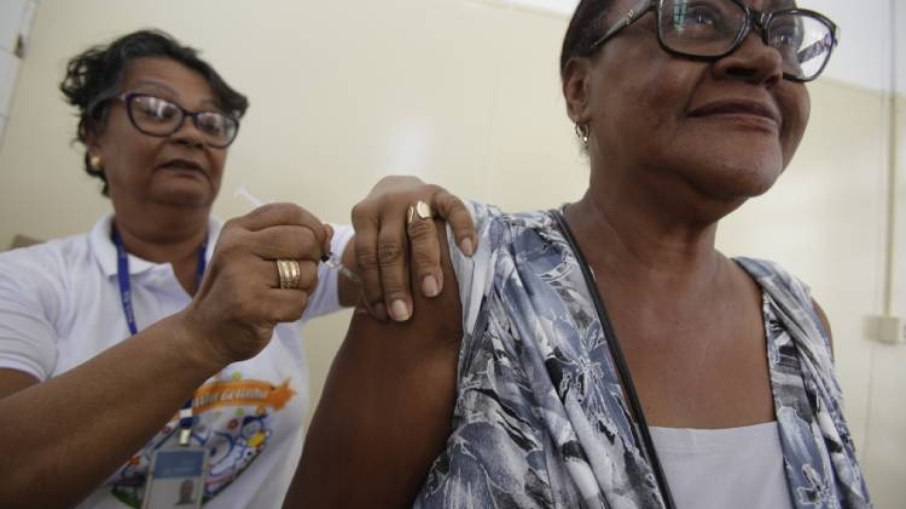 Voluntários de 60 a 79 anos participam do novo ensaio clínico do Instituto Butantan para avaliar a segurança e a resposta do organismo à vacina da dengue Voluntários de 60 a 79 anos participam do novo ensaio clínico do Instituto Butantan para avaliar a segurança e a resposta do organismo à vacina da dengue