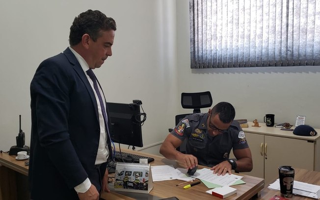 Segurança pública nos bairros é destacada em ofício entregue ao 52º BPM Segurança pública nos bairros é destacada em ofício entregue ao 52º BPM