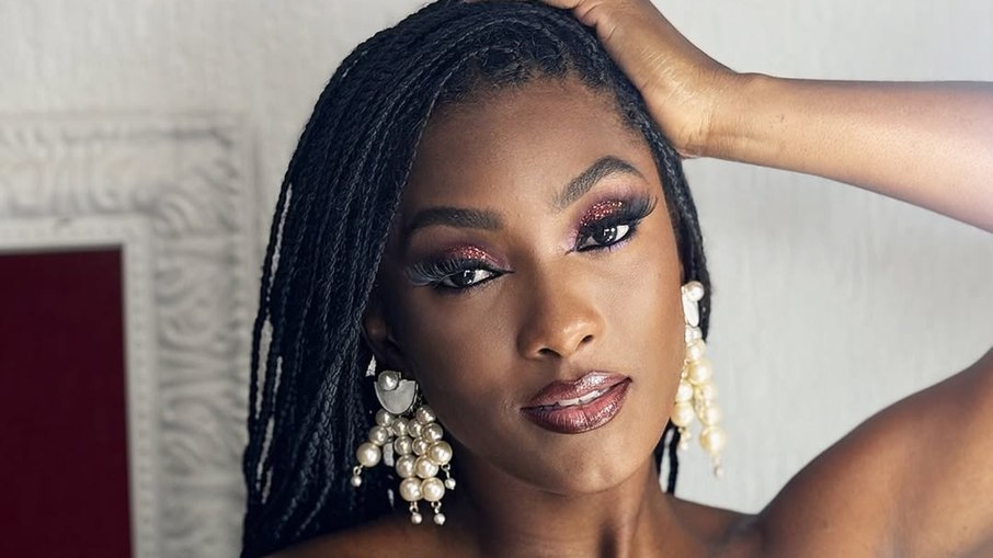 Erika Januza Erika Januza