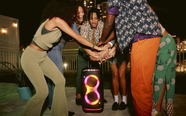 JBL PartyBox Stage 320 chega ao Brasil com Bluetooth atualizado e IA