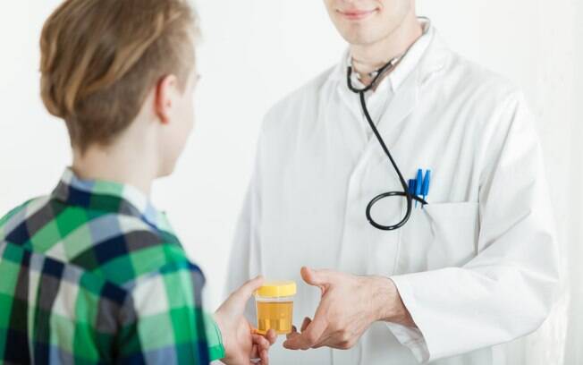 Consulta com urologista pode começar a partir dos 15 anos de idade, segundo a SBU Consulta com urologista pode começar a partir dos 15 anos de idade, segundo a SBU