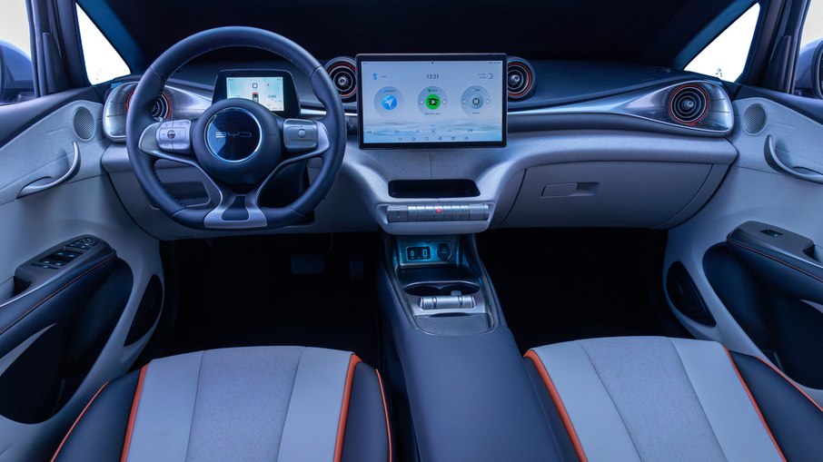 Interior do BYD Dolphin GS