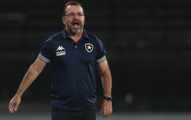 Enderson Moreira relembra saída do Botafogo: ‘Desrespeito’