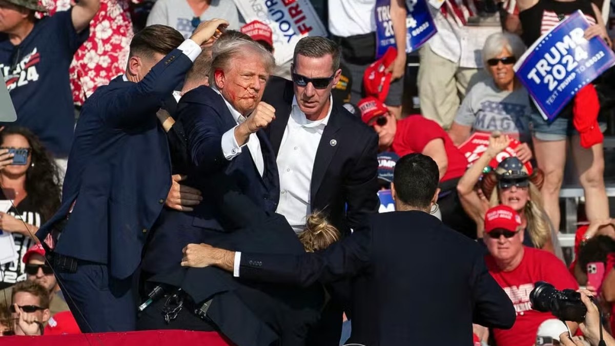 Donald Trump se pronuncia após atentado em comício na Pensilvânia: “senti a bala rasgando minha pele”