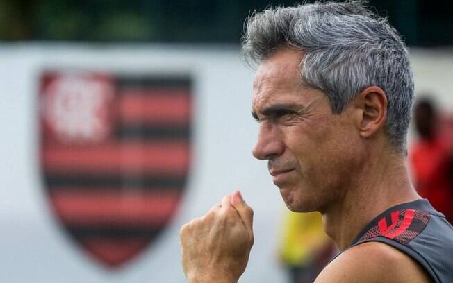 Flamengo x Goiás: Paulo Sousa mira dias de paz após semanas turbulentas dentro e fora de campo