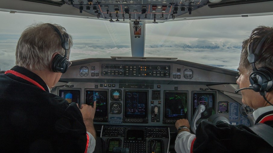Piloto de avião fez curso para atuar na nova área Piloto de avião fez curso para atuar na nova área