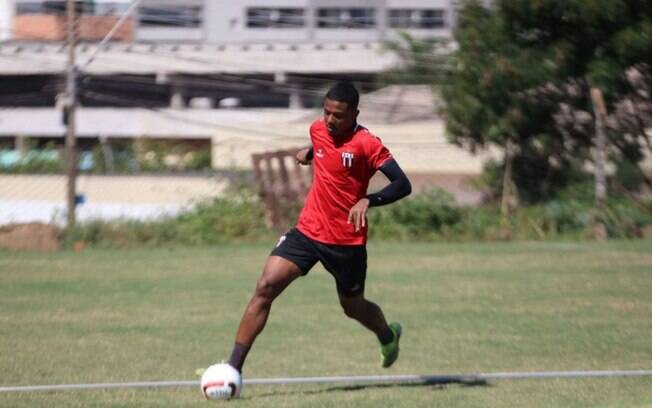 Ericson destaca oportunidades no Botafogo-SP, líder do Brasileiro Série C Ericson destaca oportunidades no Botafogo-SP, líder do Brasileiro Série C