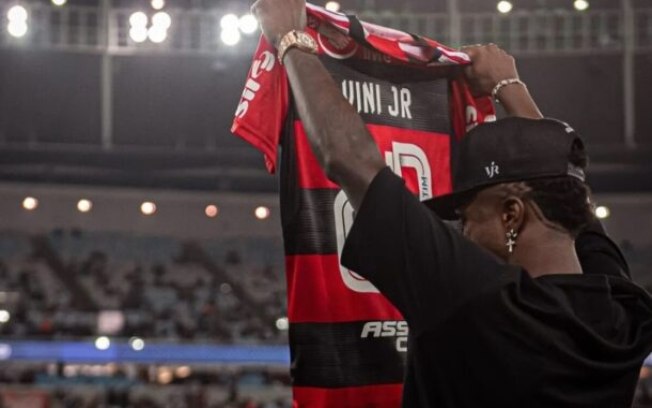 Flamengo se solidariza com Vini Jr