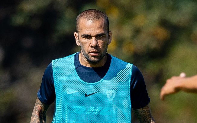 Daniel Alves tem versão desmentida por câmeras de segurança em acusação de estupro