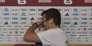 Repórter se emociona ao vivo após entrevistar Cristiano Ronaldo