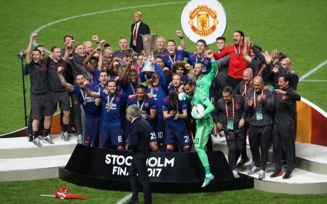 Jogadores do Manchester United comemoram o título da Liga Europa
