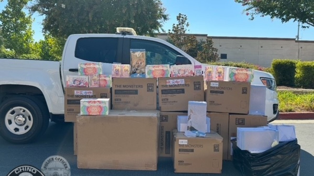 Labubus recuperados pela polícia estadunidense Labubus recuperados pela polícia estadunidense