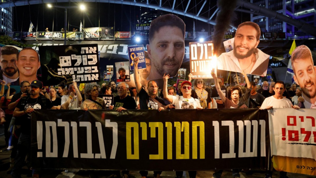 Os israelenses saem às ruas para pedir a volta dos reféns&nbsp;para&nbsp;casa.