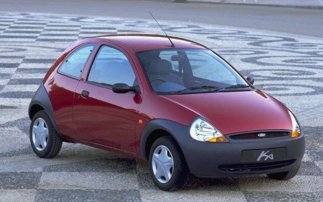 A primeira versão do Ford Ka trazia um visual inovador e teve relativo sucesso entre os carros compactos, especialmente na Europa