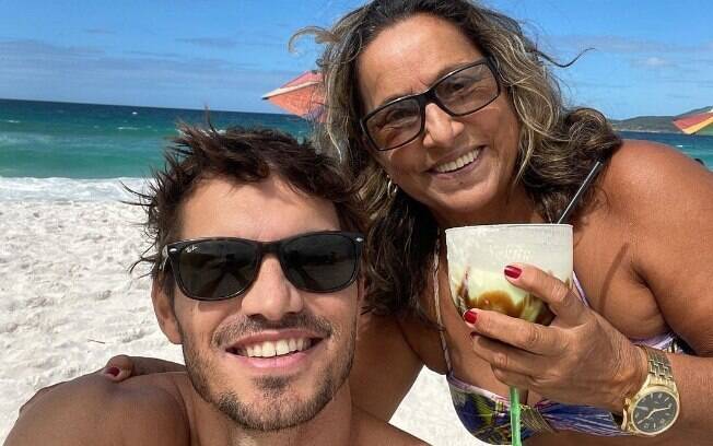 Alexandre Machafer e sua mãe, Legeci