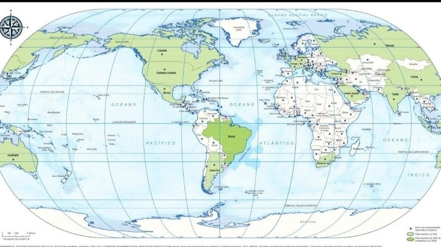 Mapa-múndi com Brasil no centro do mundo