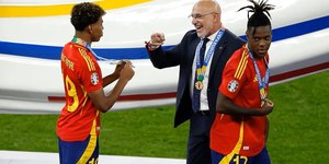 Na final, técnico chegou à seleção por anúncio de vaga em jornal