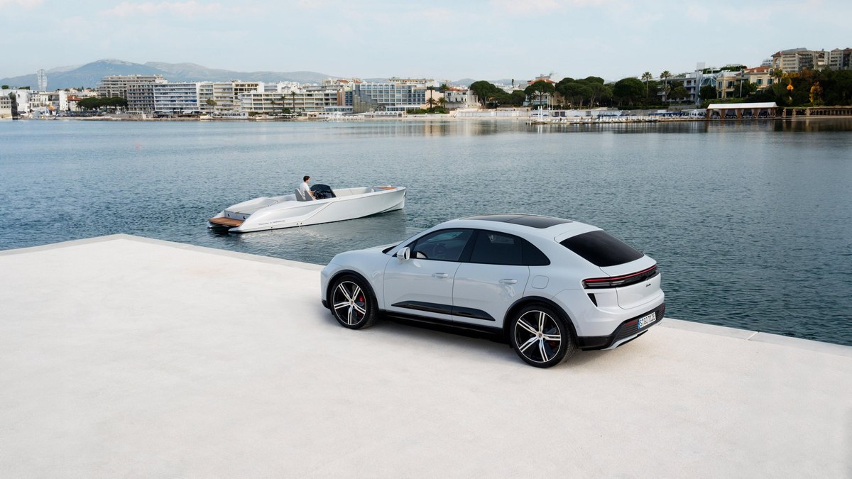 Porsche 850 Fantom: um barco elétrico com o mesmo motor do Macan Turbo EV