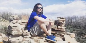 Homem morre ao entrar em turbina de avião e pais processam cidade