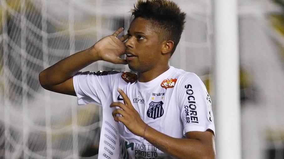 André começou a carreira na base do Santos