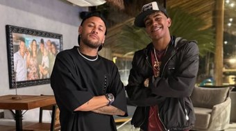 %22Quer%20tomar%20drible%3F%22%3A%20Neymar%20e%20Yamal%20curtem%20f%C3%A9rias%20juntos%20