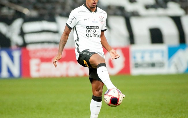 Léo Natel em ação pelo Corinthians Léo Natel em ação pelo Corinthians
