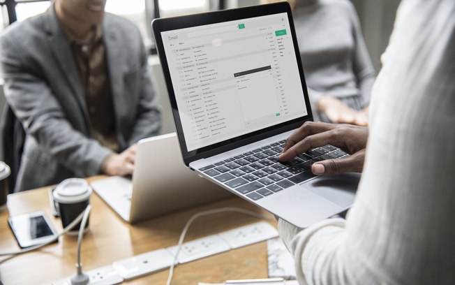 Relacionamento com cliente: 68% das empresas usam e-mail como estratégia