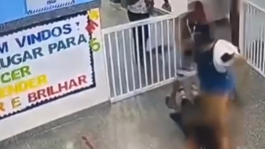Diretora foi agredida em creche Diretora foi agredida em creche