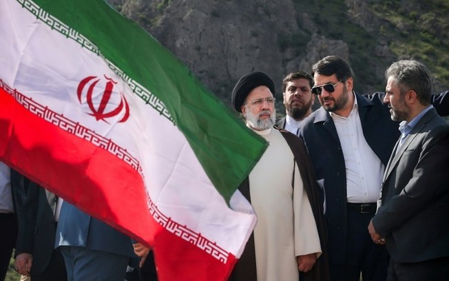 Raisi era alinhado ao líder supremo iraniano e à Guarda Revolucionária no campo da política externa