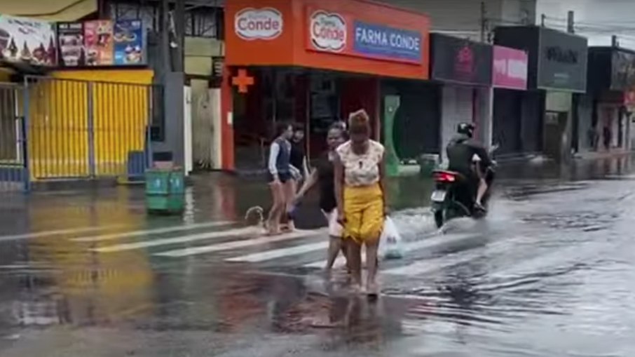 Chuva deixa rastro de destruição no litoral norte de São Paulo