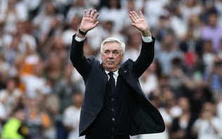 Ancelotti vai às lágrimas em despedida do Real Madrid; assista