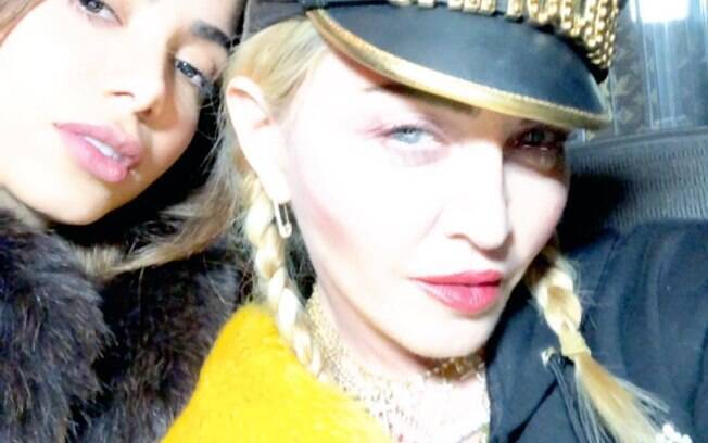 Anitta posa ao lado de Madonna após show no Madison Square Garden nos Estados Unidos