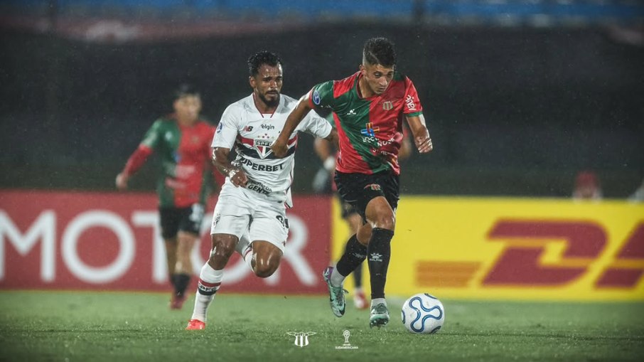 São Paulo supera ventania e estreia com vitória na Sul-Americana