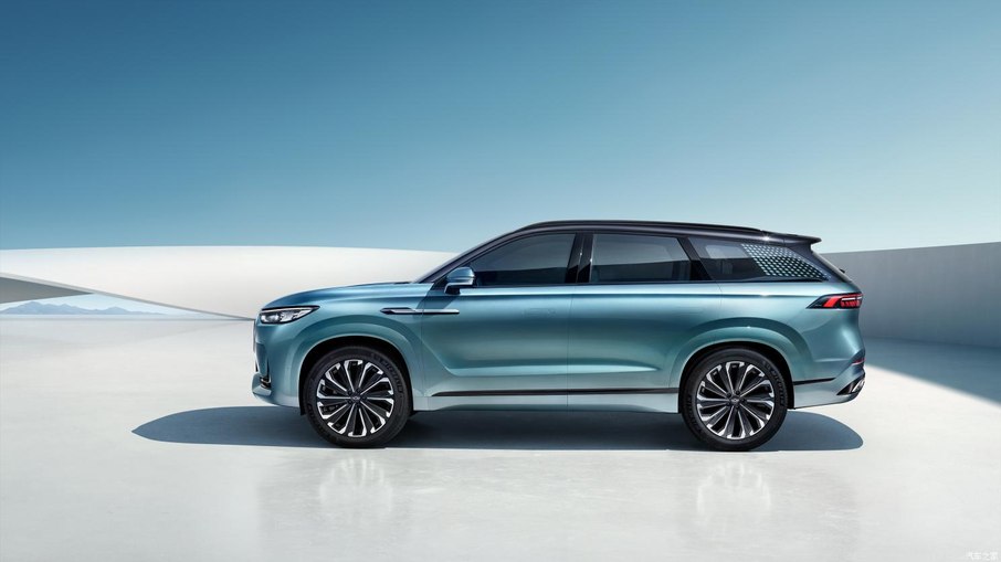 Perfil do Tiggo 9 tem muito de Range Rover Velar