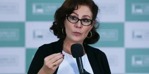 Câmara autoriza licença de 127 dias para Carla Zambelli