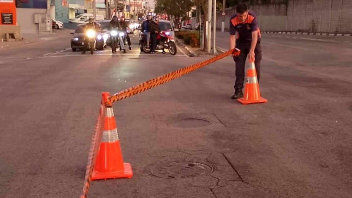 Parte da pista cedeu nesta quinta-feira, 8 de maio Parte da pista cedeu nesta quinta-feira, 8 de maio