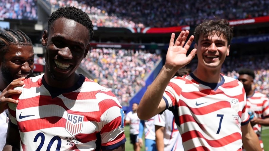 Estados Unidos chegam classificados e embalados com o apoio da torcida