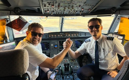Irmãos pilotos da Latam dividem cabine de Airbus pela 1ª vez