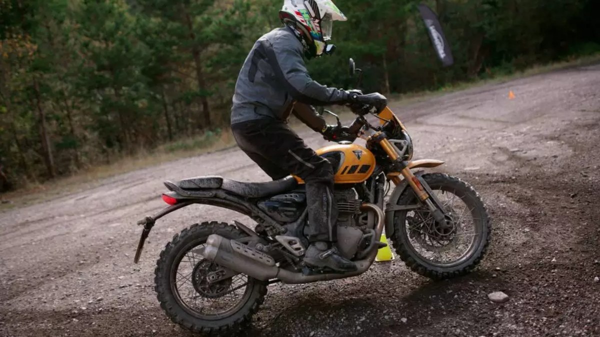 Scrambler 400 XC virá com roupagem mais off-road