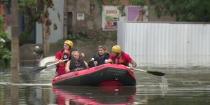 SP: famílias são resgatadas após 59 mm de chuva em 1 hora
